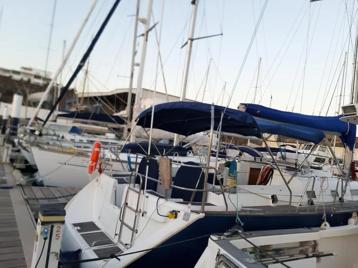 Botel Erima Hotel Puerto Calero